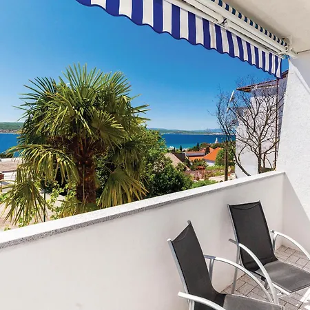 Apartment Beautiful Apartment In Crikvenica With Kitchen *