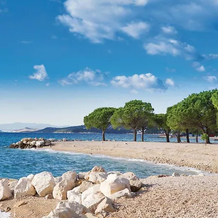Apartment Beautiful Apartment In Crikvenica With Kitchen *
