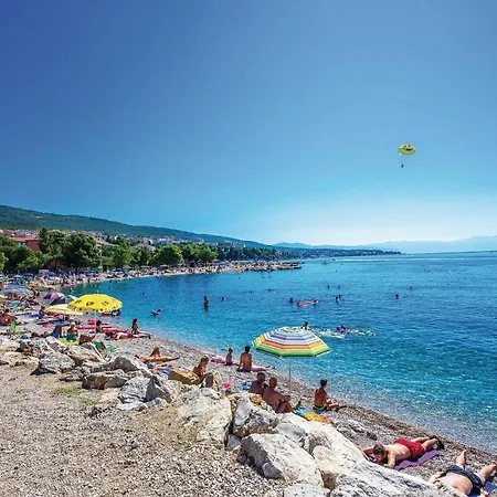 Apartment Beautiful Apartment In Crikvenica With Kitchen *