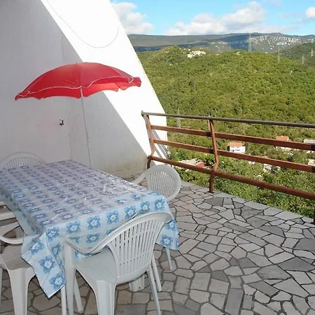 Beautiful Apartment In Crikvenica With Kitchen Apartment *