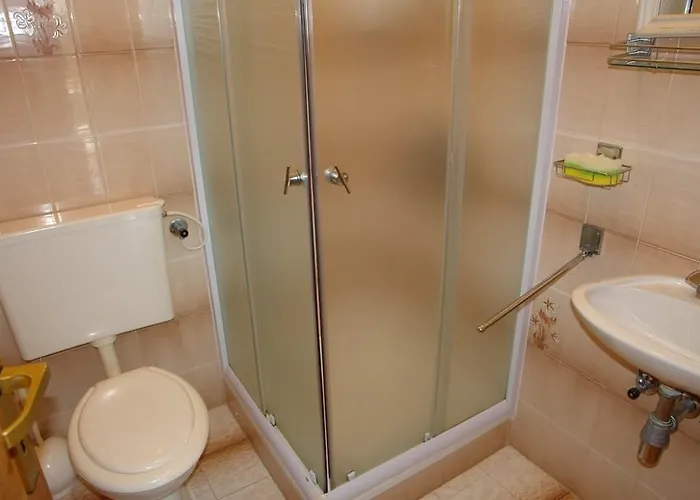 2 Bedroom Cozy Apartment In Crikvenica Апартаменты *