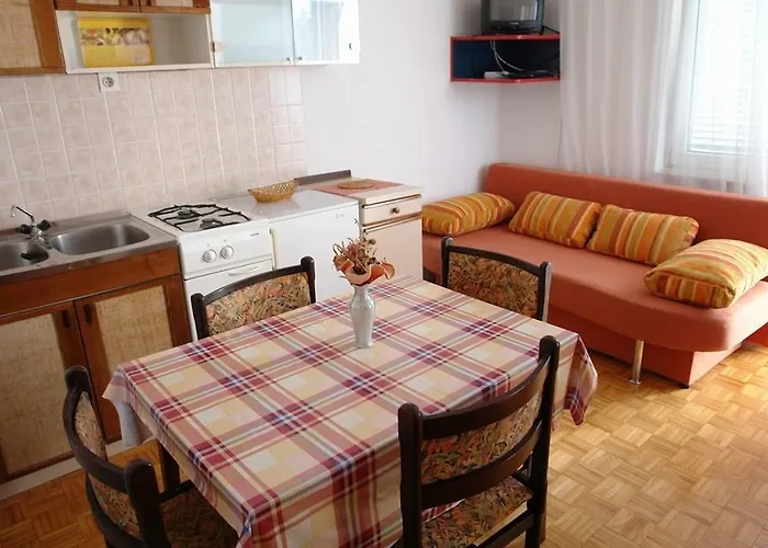 2 Bedroom Cozy In