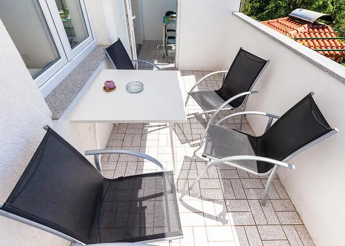Апартаменты 2 Bedroom Cozy Apartment In Crikvenica