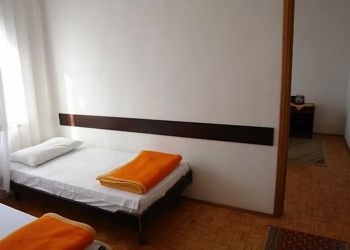 2 Bedroom Cozy Apartment In Crikvenica Апартаменты *