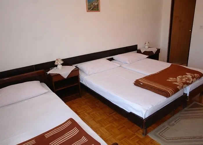 2 Bedroom Cozy Apartment In Crikvenica